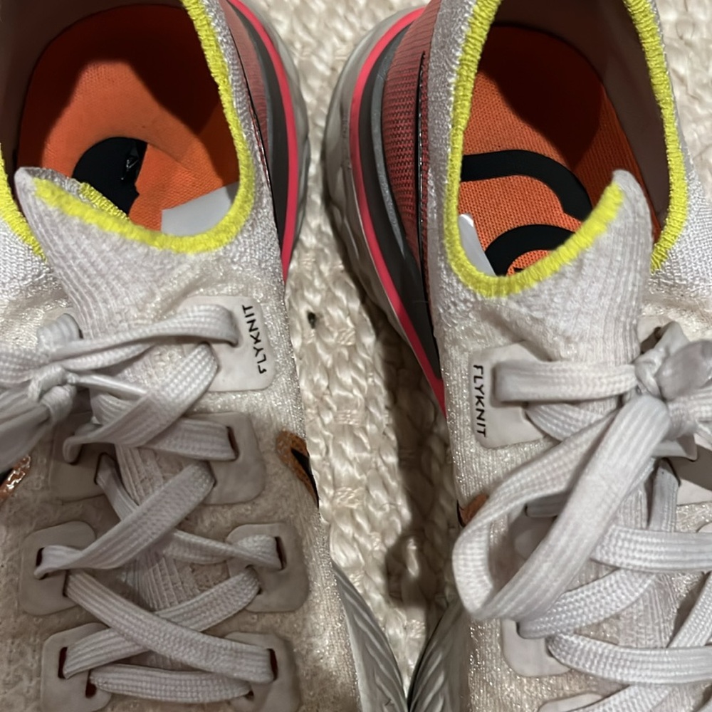 Nike Flyknit I finity React Running Shoe - Picture 8 of 9